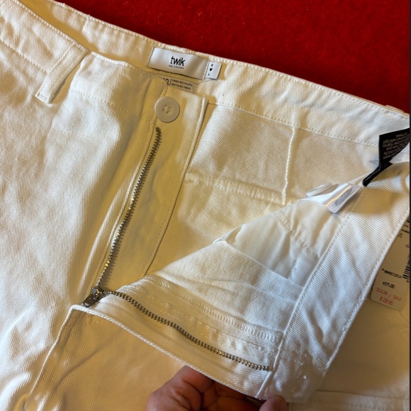 White denim cargo pockets loose short jorts NWT - Picture 8 of 13